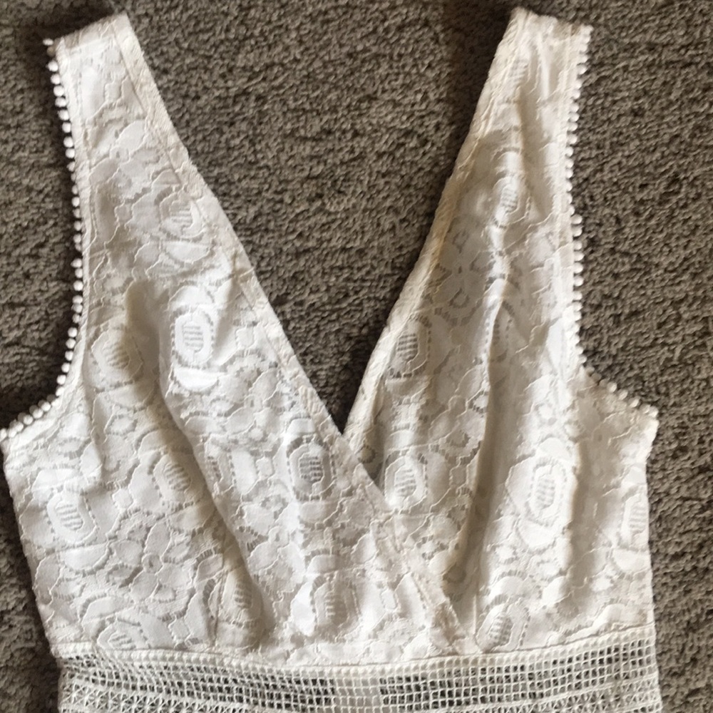 Super cute white romper by Kendall and Kylie - Picture 3 of 7